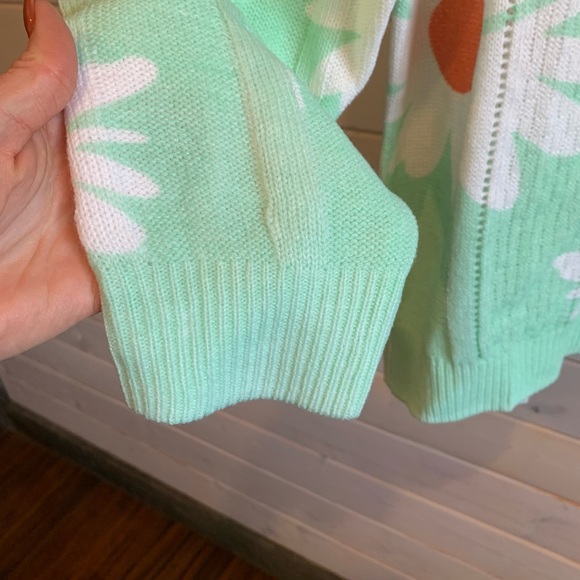 C.Cline | Green Daisy Sweater - Picture 3 of 7